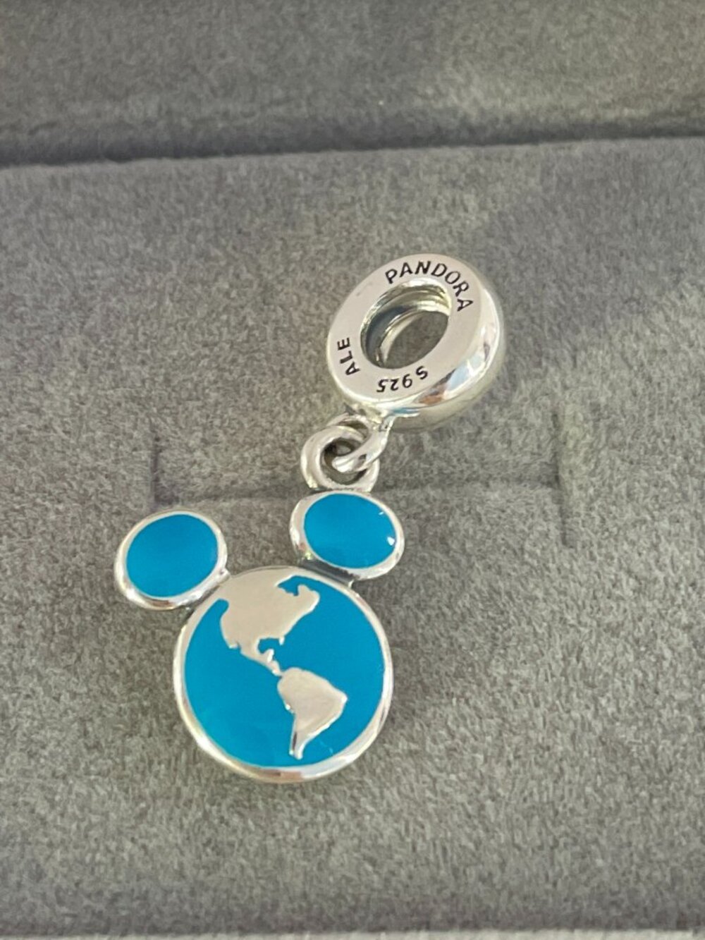 Pandora Disney Vacation Club Member Mickey Globe Charm